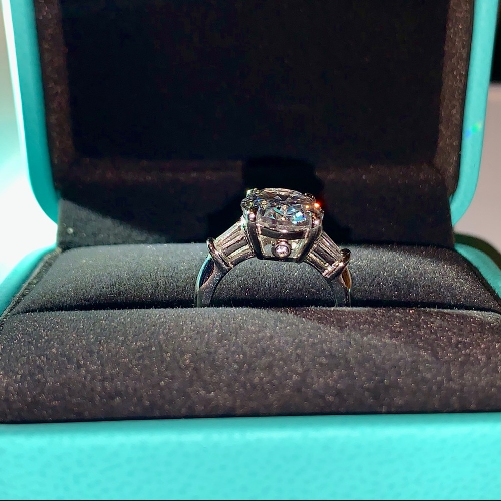 2Ct Oval Cut Lab Diamond Silver Engagement Ring - Picture 15 of 15